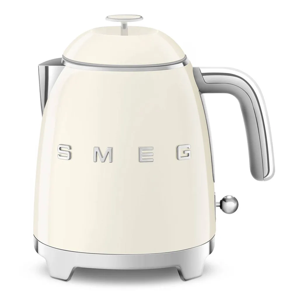 Mini Chaleira Elétrica Smeg KLF05CREU Anni 50 0.8 Litros 1400W Creme Polido