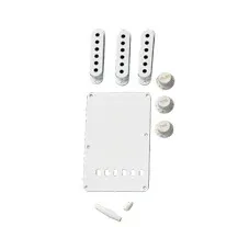 Fender Stratocaster Accessory Kit White