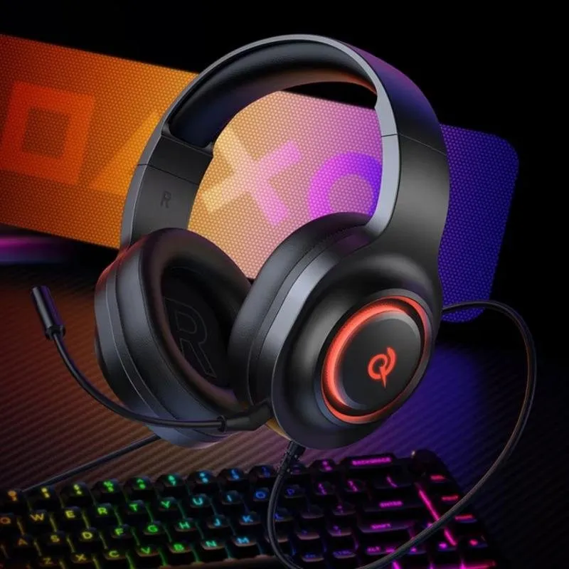 Auriculares QCY V200 Pro com cabo USB-A Som 7.1 Virtual RGB Preto