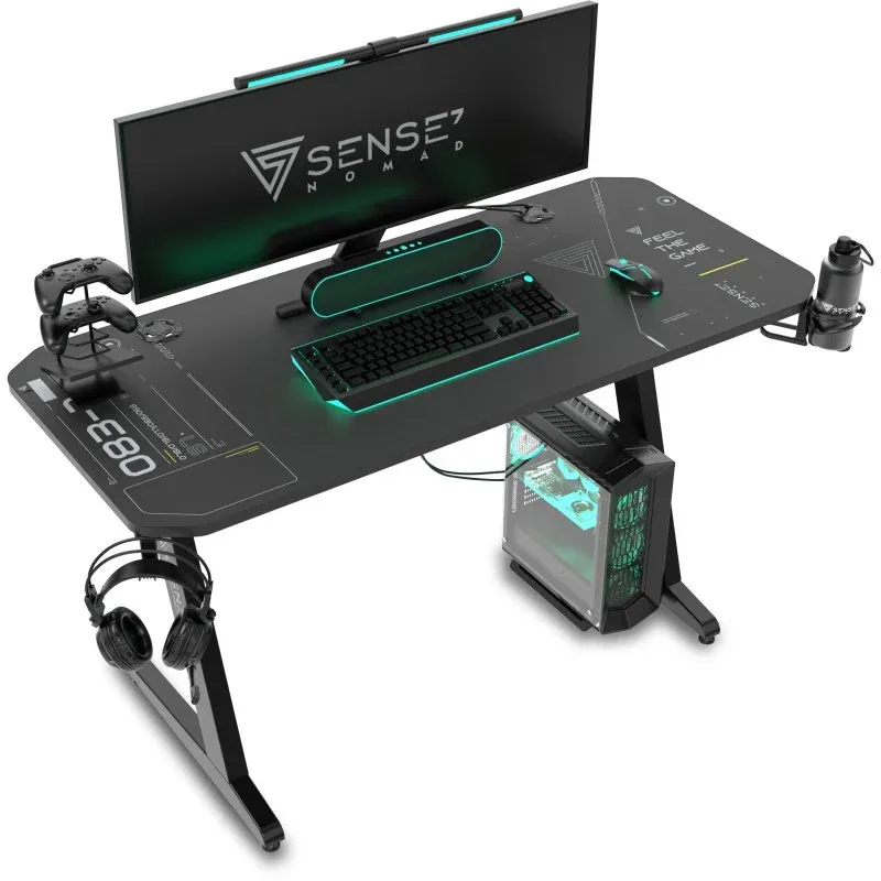 Sense7 Nomad Cybernetic Mesa Gaming 120×60cm em Aço e MDF com Tapete Completo e Suportes para Cablagem e Acessórios