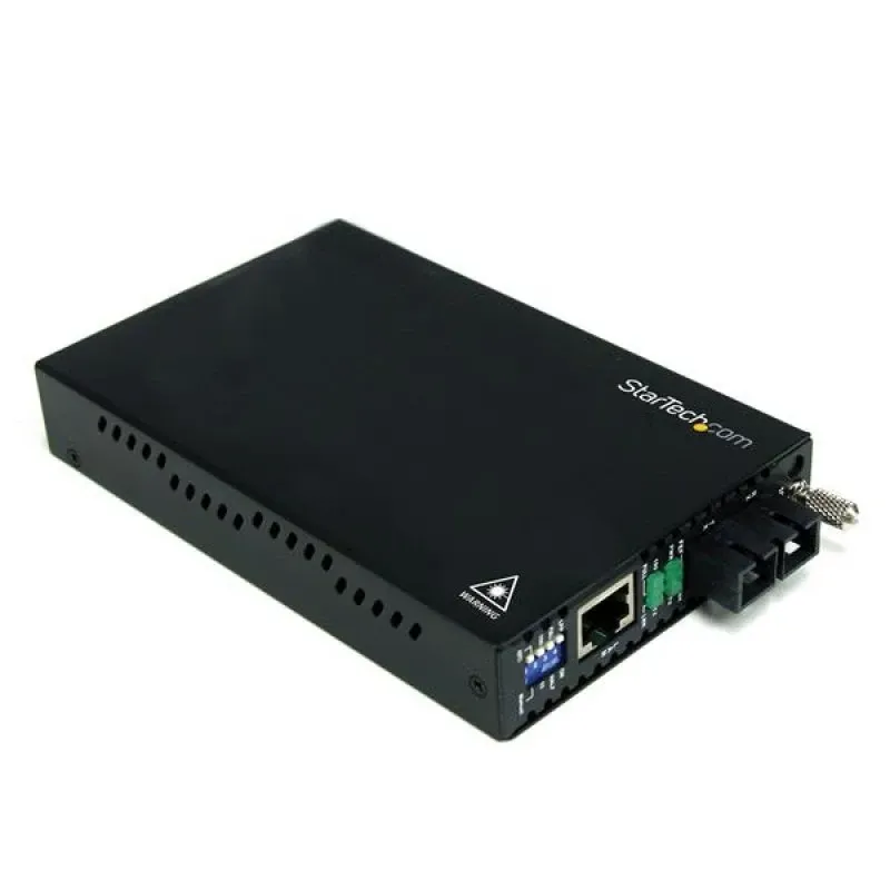 Startech 10/100 Mbps Single Mode Fiber Media Converter SC - 18.6 miles/30km over Single Mode SC Fiber (ET90110SM302) - Conversor de media de fibra - 100Mb LAN - 100Base-FX - RJ-45 / modo único SC - até 30 km - 1310 nm - para P/N: ETCHS2U, SVA12M2NEUA