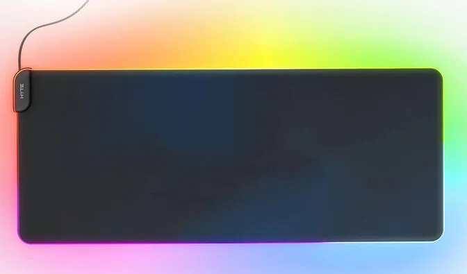 Tapete Hyte CNVS Intense Play Mat RGB Preto