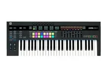 Teclado Controlador MIDI Novation 61SL MKIII