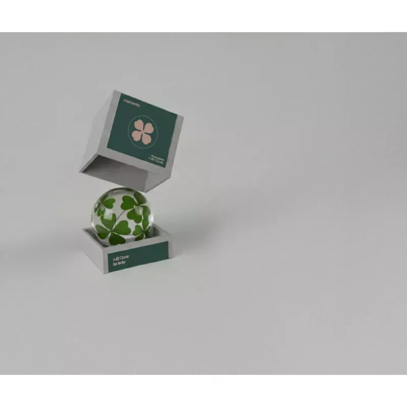 Momento - Pisa papéis FlowerSphere (trevos)