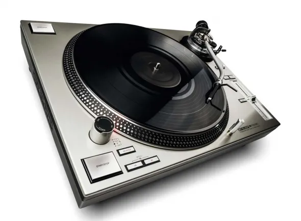 Reloop RP 7000 MK2 Silver Gira-discos DJ Pro com Fader Digital